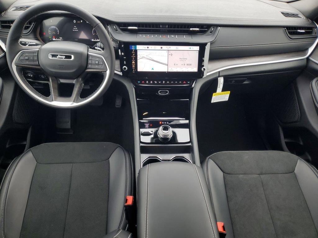 new 2026 Jeep Grand Cherokee car, priced at $43,747