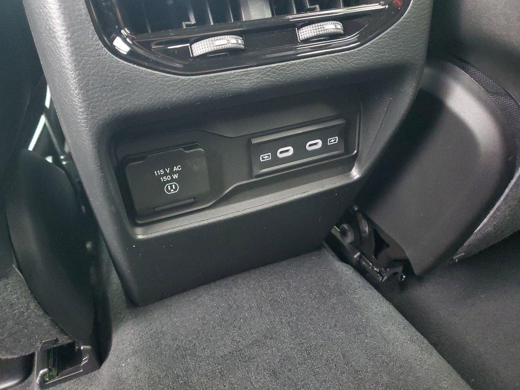 new 2026 Jeep Grand Cherokee car, priced at $43,747