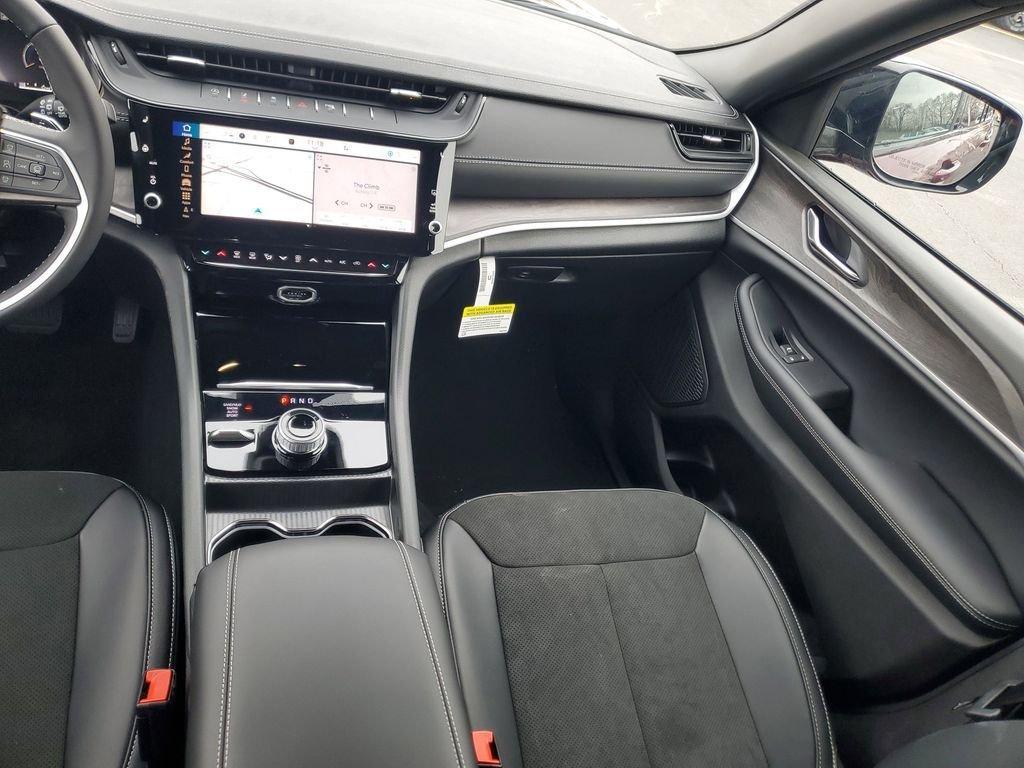 new 2026 Jeep Grand Cherokee car, priced at $43,747