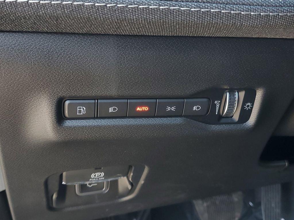 new 2026 Jeep Cherokee car, priced at $36,819