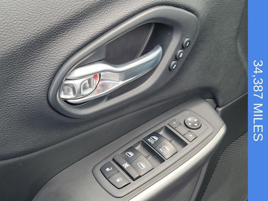 used 2019 Jeep Cherokee car, priced at $18,977