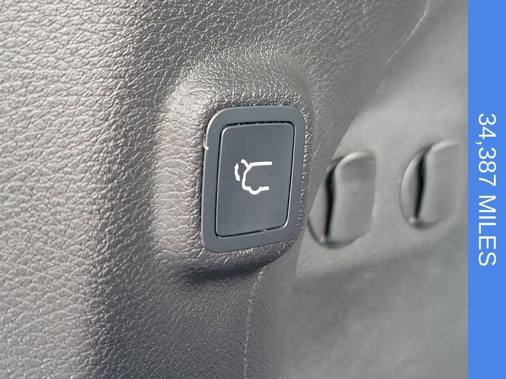 used 2019 Jeep Cherokee car, priced at $18,977