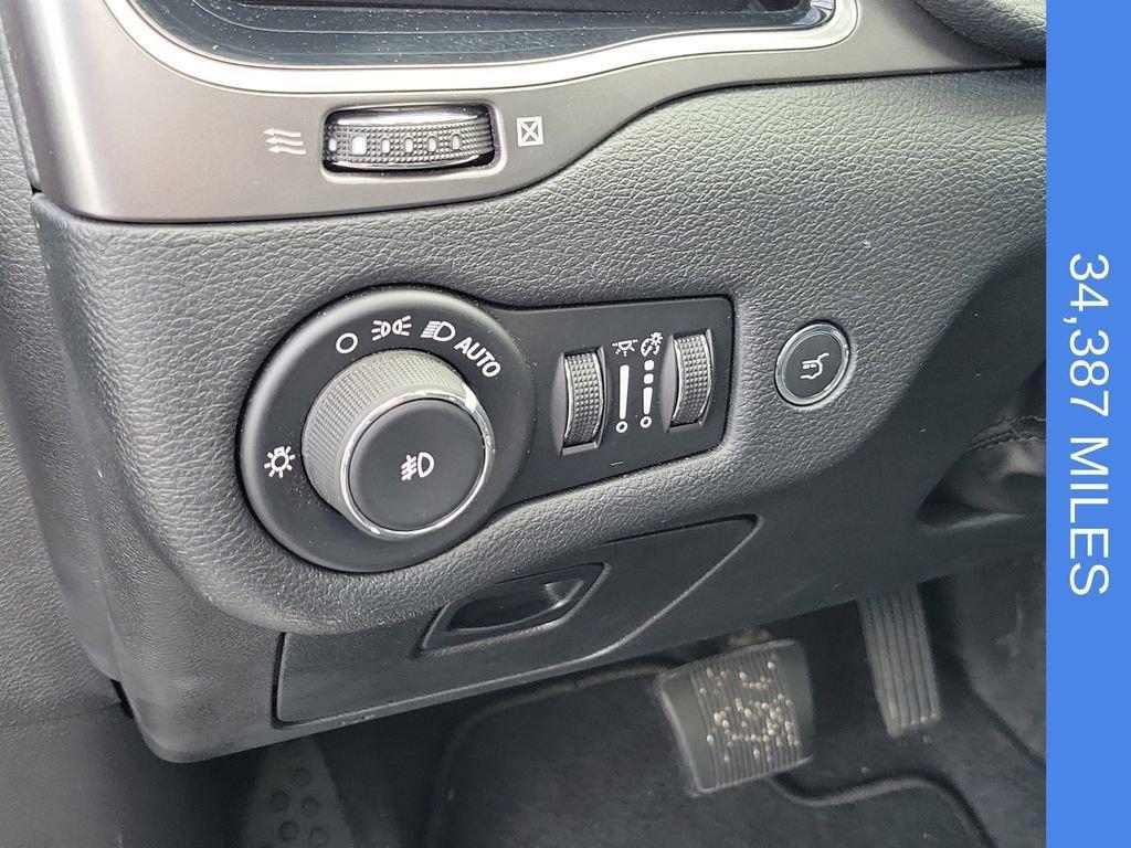 used 2019 Jeep Cherokee car, priced at $18,977