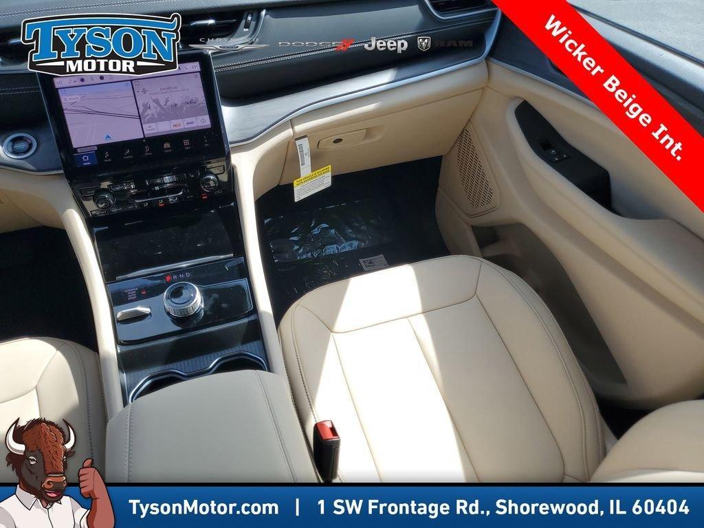 new 2025 Jeep Grand Cherokee car, priced at $44,463