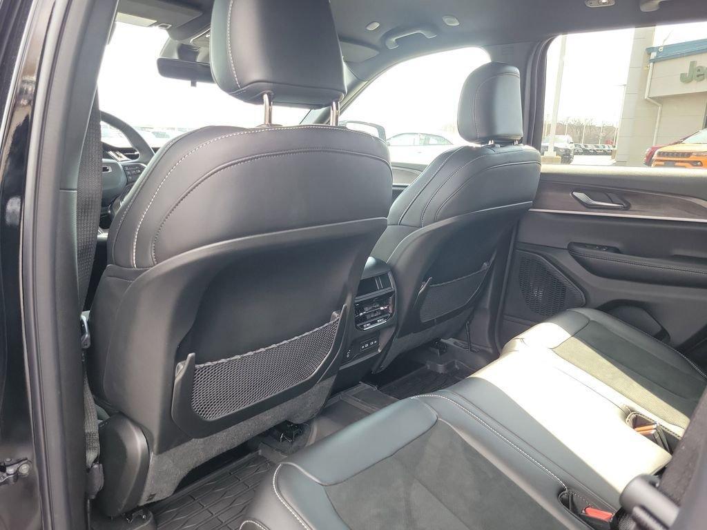 new 2026 Jeep Grand Cherokee car, priced at $41,982