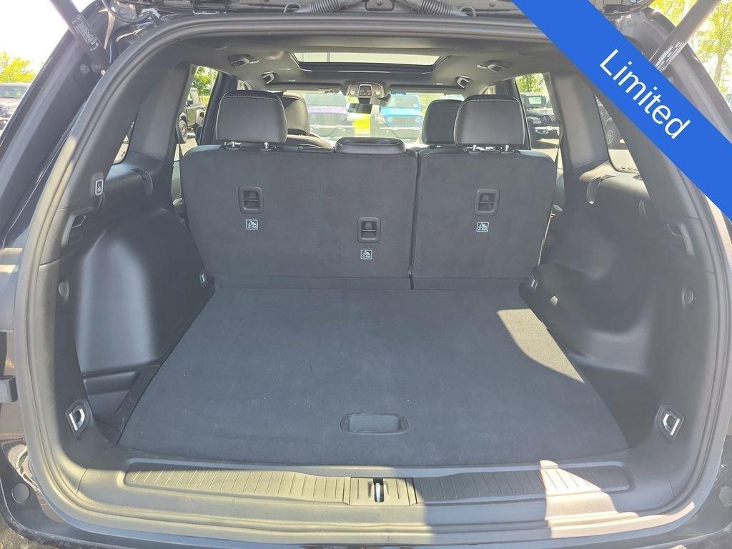used 2025 Jeep Grand Cherokee car, priced at $40,899