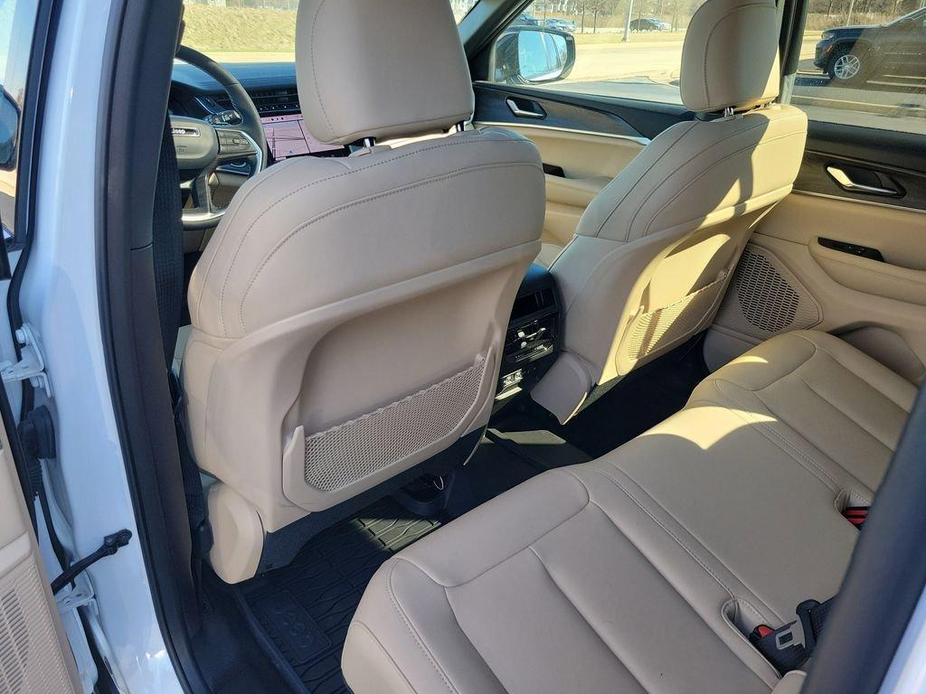 used 2025 Jeep Grand Cherokee car, priced at $41,319