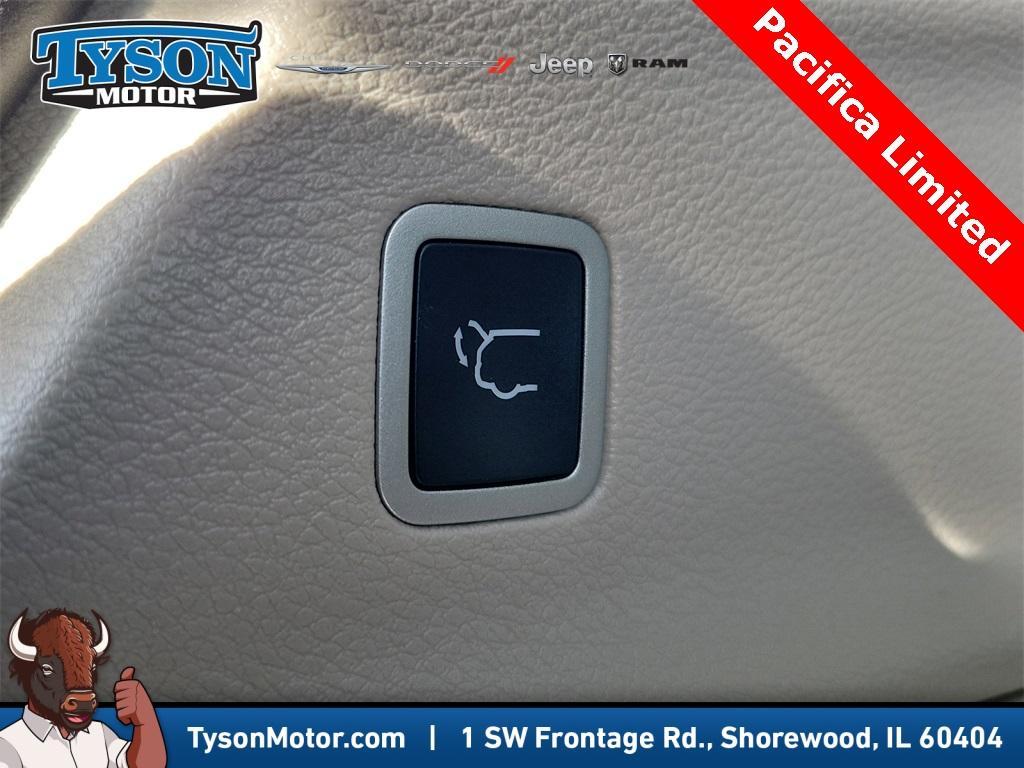 used 2023 Chrysler Pacifica car, priced at $34,777