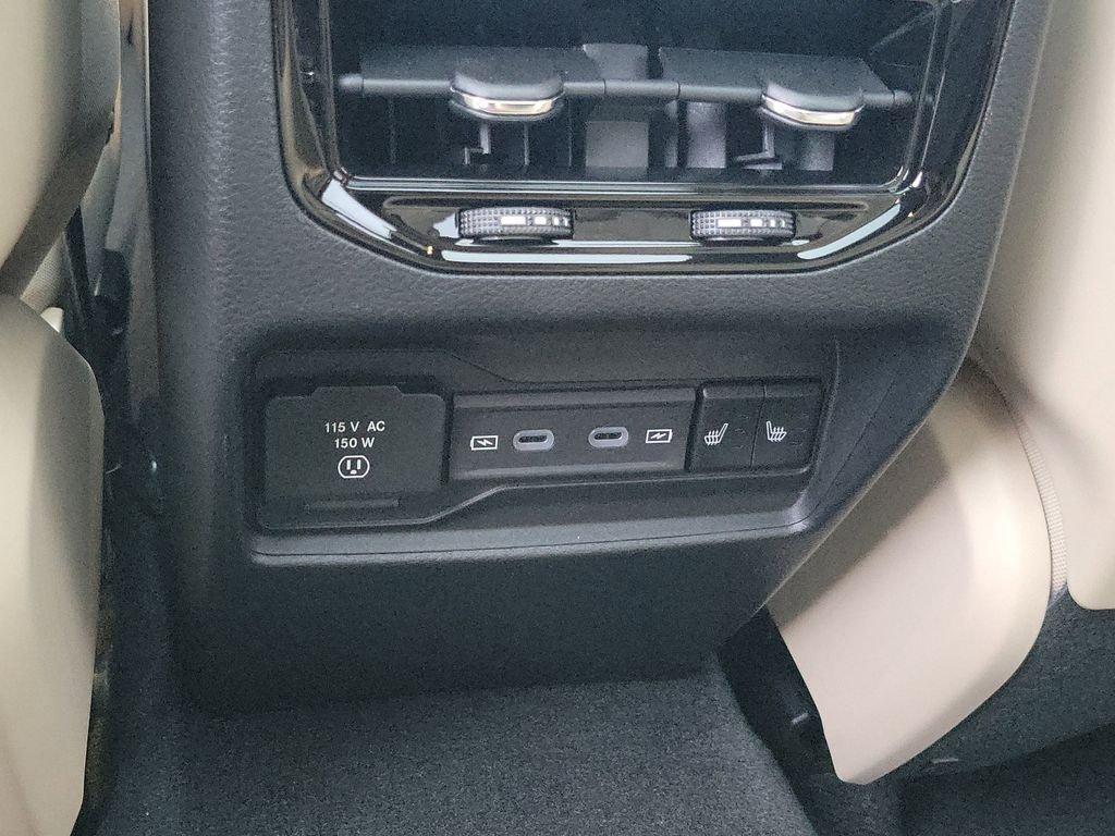 new 2026 Jeep Grand Cherokee car, priced at $44,039