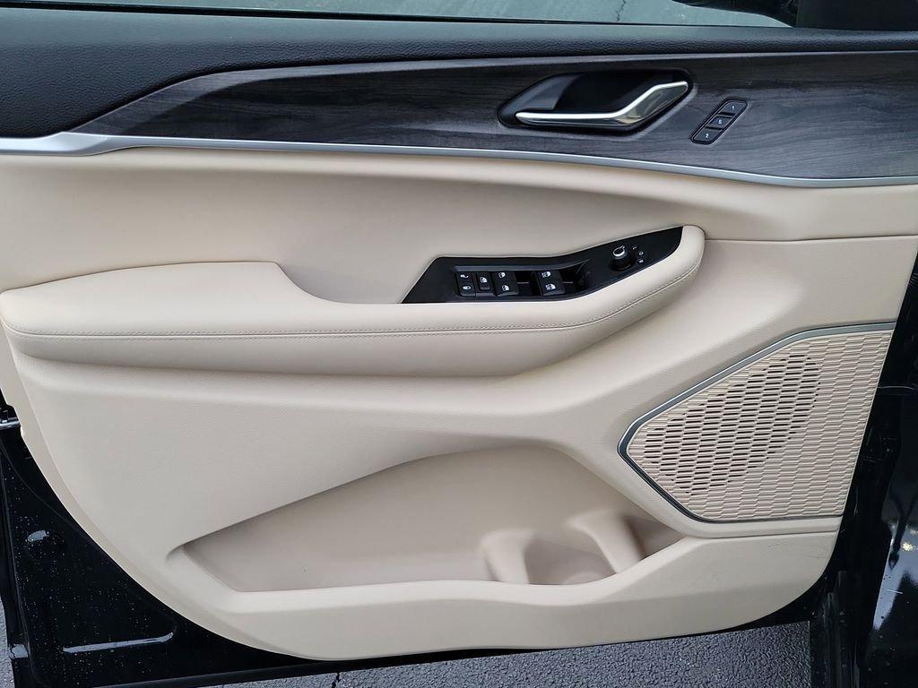 new 2026 Jeep Grand Cherokee car, priced at $44,039