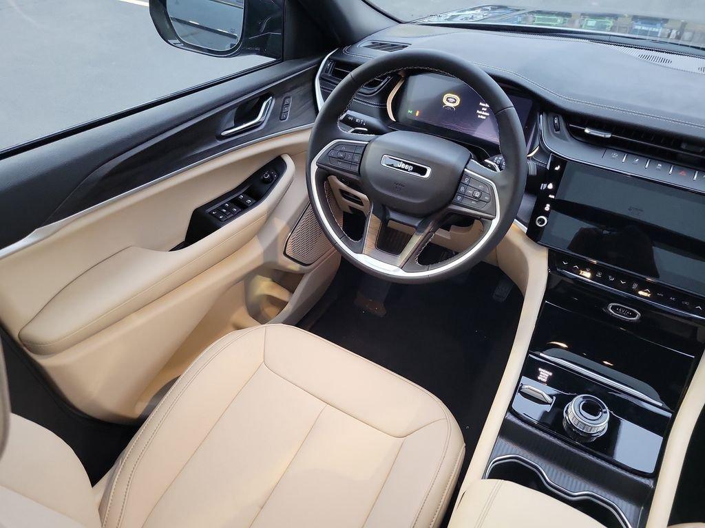new 2026 Jeep Grand Cherokee car, priced at $44,039