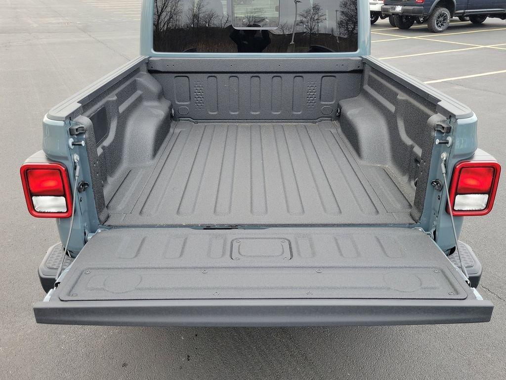 new 2026 Jeep Gladiator car, priced at $47,471