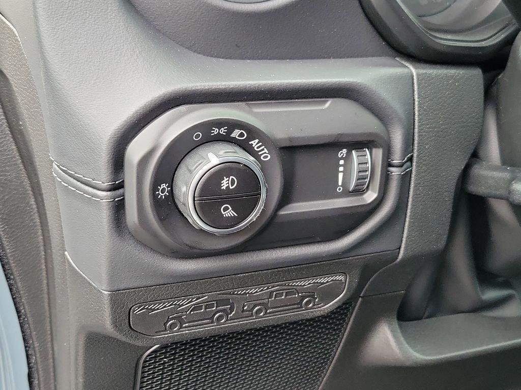 new 2026 Jeep Gladiator car, priced at $47,471