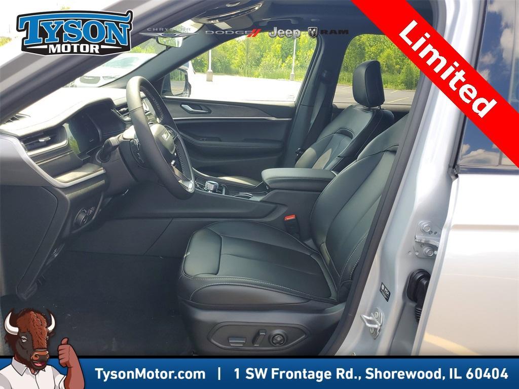 new 2025 Jeep Grand Cherokee car, priced at $41,736