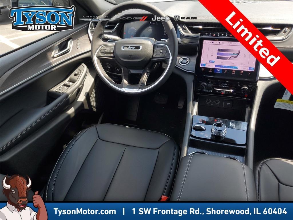 new 2025 Jeep Grand Cherokee car, priced at $41,736