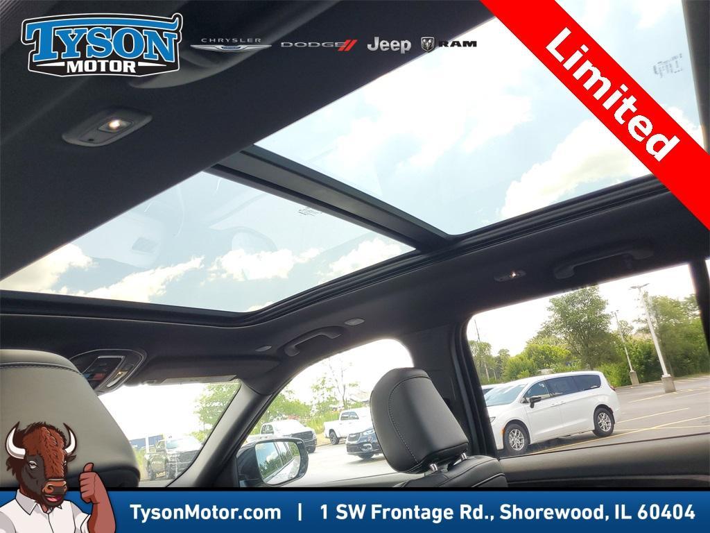 new 2025 Jeep Grand Cherokee car, priced at $41,736