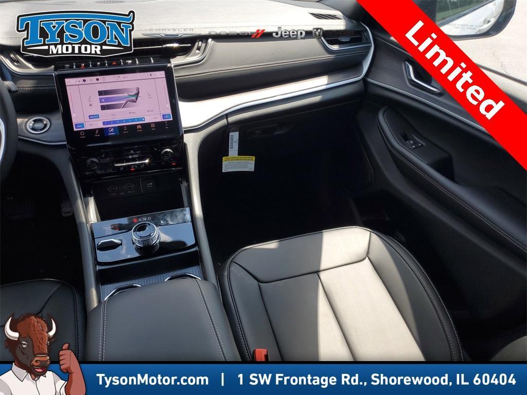 new 2025 Jeep Grand Cherokee car, priced at $41,736