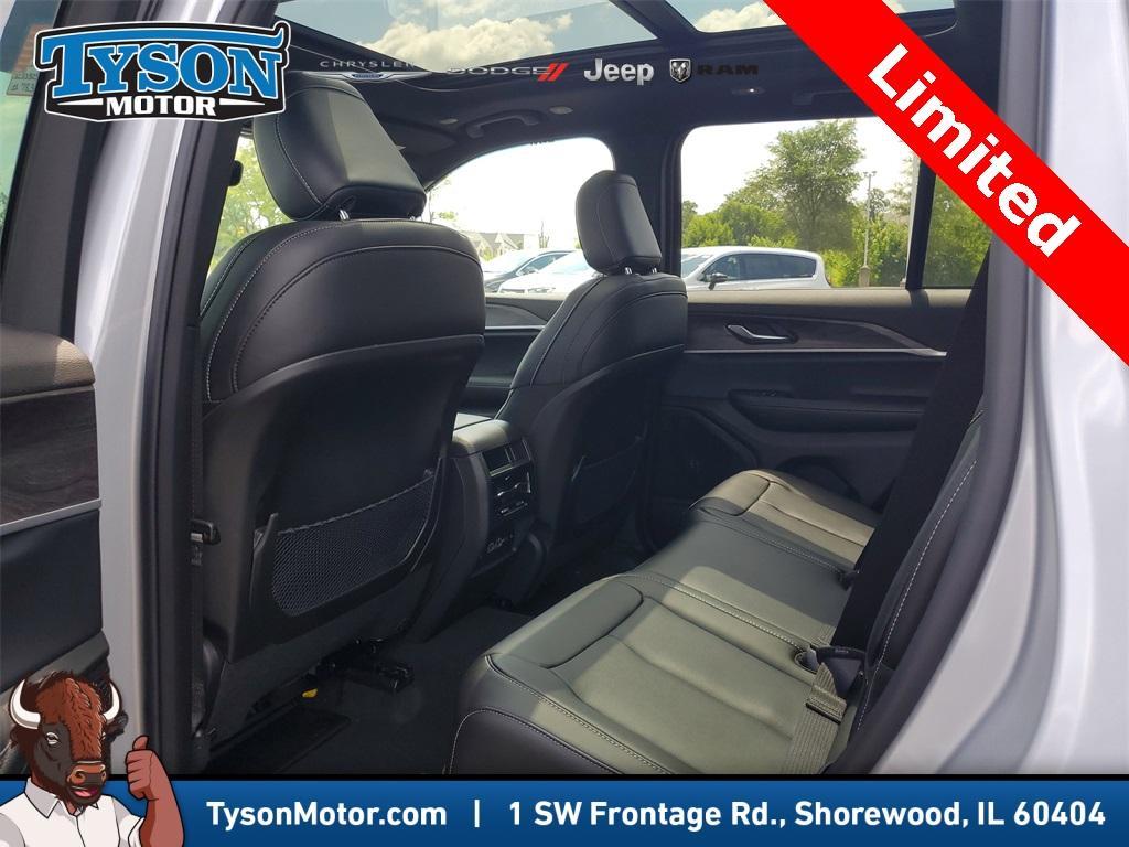 new 2025 Jeep Grand Cherokee car, priced at $41,736