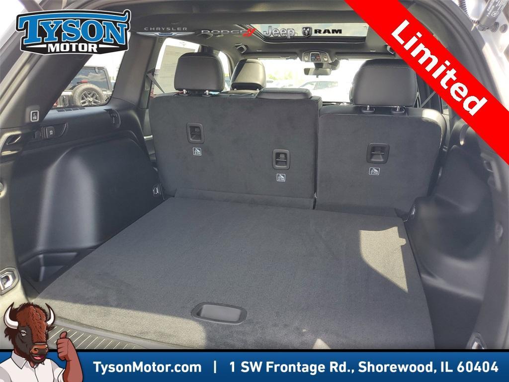 new 2025 Jeep Grand Cherokee car, priced at $41,736