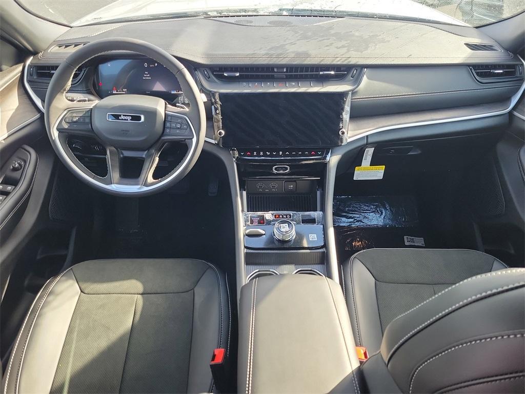 new 2026 Jeep Grand Cherokee car, priced at $48,025