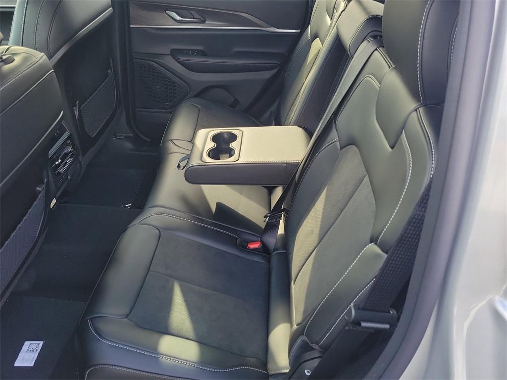 new 2026 Jeep Grand Cherokee car, priced at $48,025