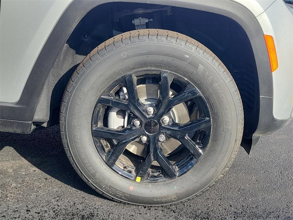 new 2026 Jeep Grand Cherokee car, priced at $48,025