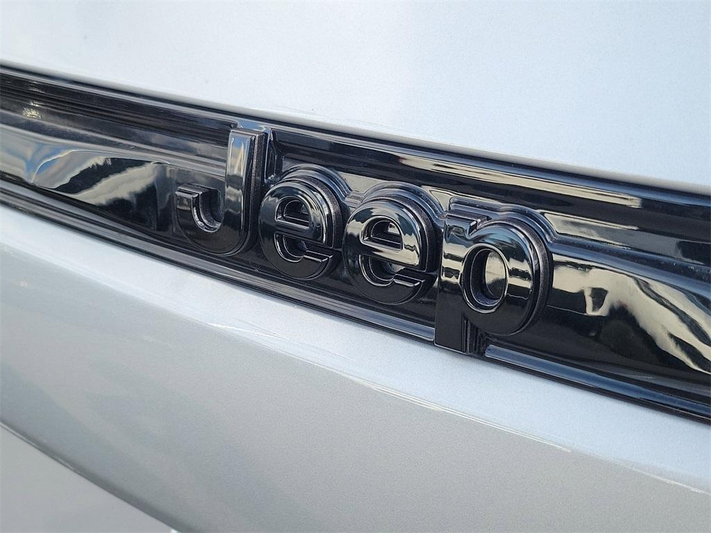 new 2026 Jeep Grand Cherokee car, priced at $48,025