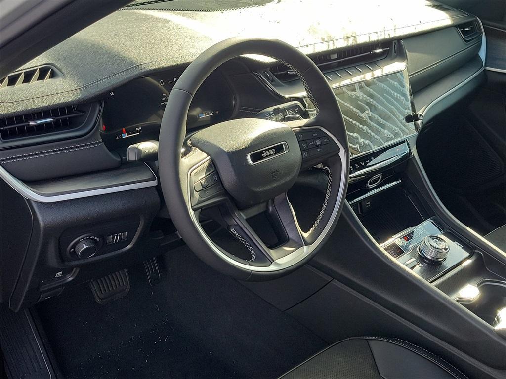 new 2026 Jeep Grand Cherokee car, priced at $48,025