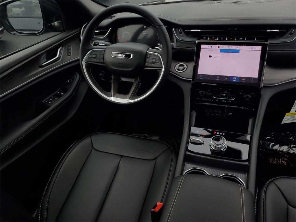 new 2025 Jeep Grand Cherokee car, priced at $50,985