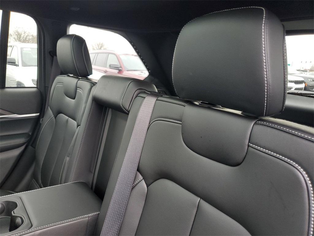 new 2025 Jeep Grand Cherokee car, priced at $50,985