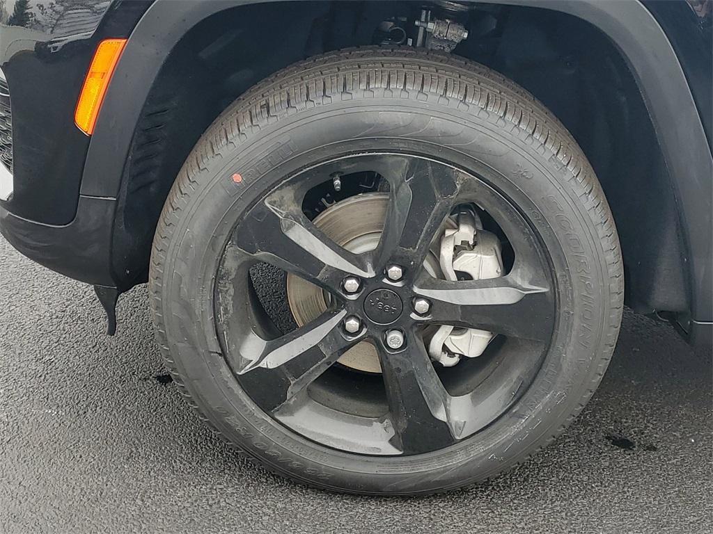 new 2025 Jeep Grand Cherokee car, priced at $50,985