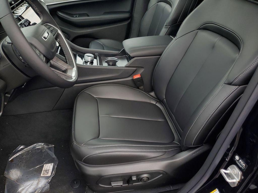 new 2025 Jeep Grand Cherokee car, priced at $45,336