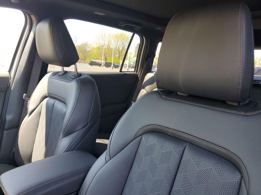 new 2026 Jeep Cherokee car, priced at $46,401