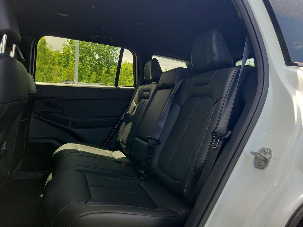 new 2026 Jeep Cherokee car, priced at $41,398