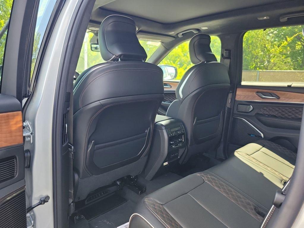 new 2026 Jeep Grand Cherokee car, priced at $61,919