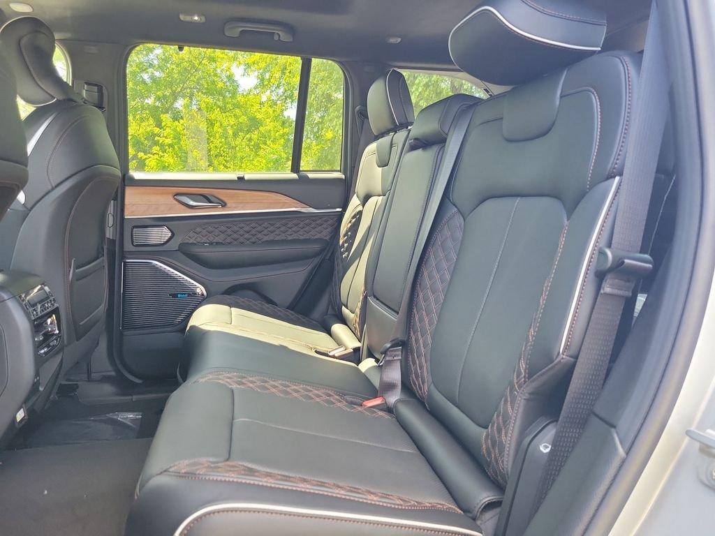 new 2026 Jeep Grand Cherokee car, priced at $61,919