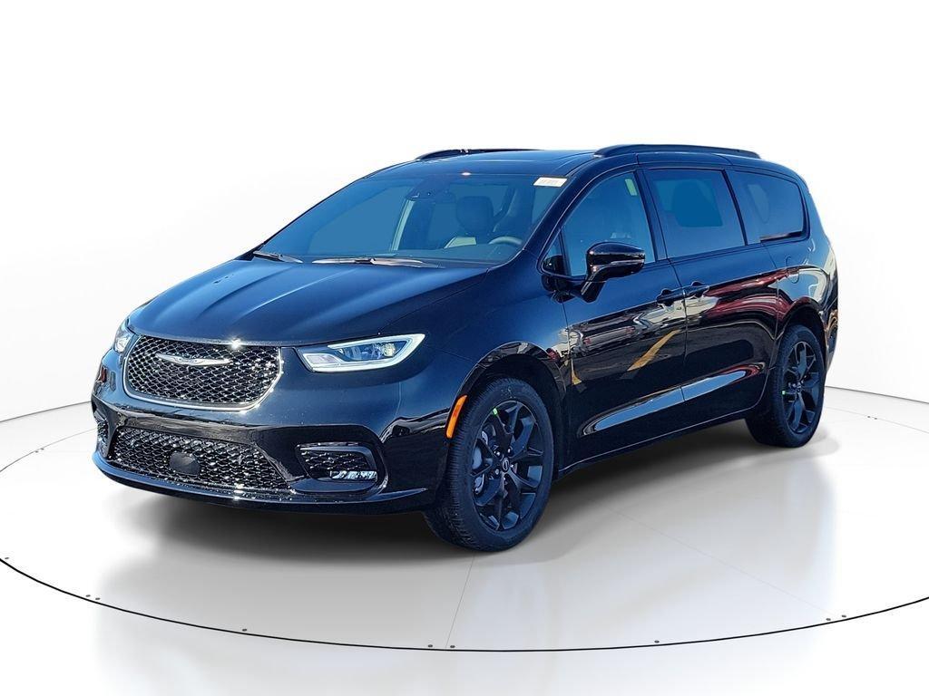 new 2026 Chrysler Pacifica car, priced at $52,877