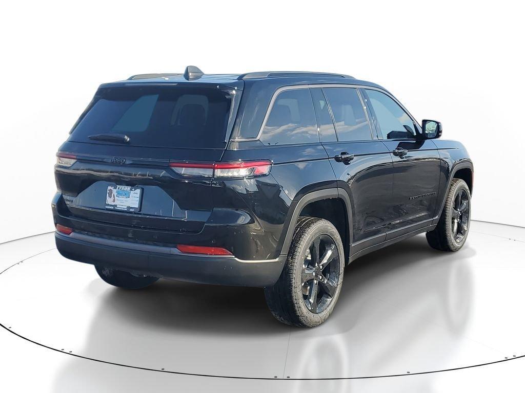 new 2026 Jeep Grand Cherokee car, priced at $43,628