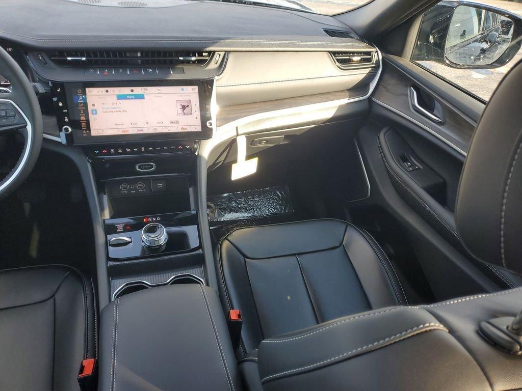 new 2026 Jeep Grand Cherokee car, priced at $43,628