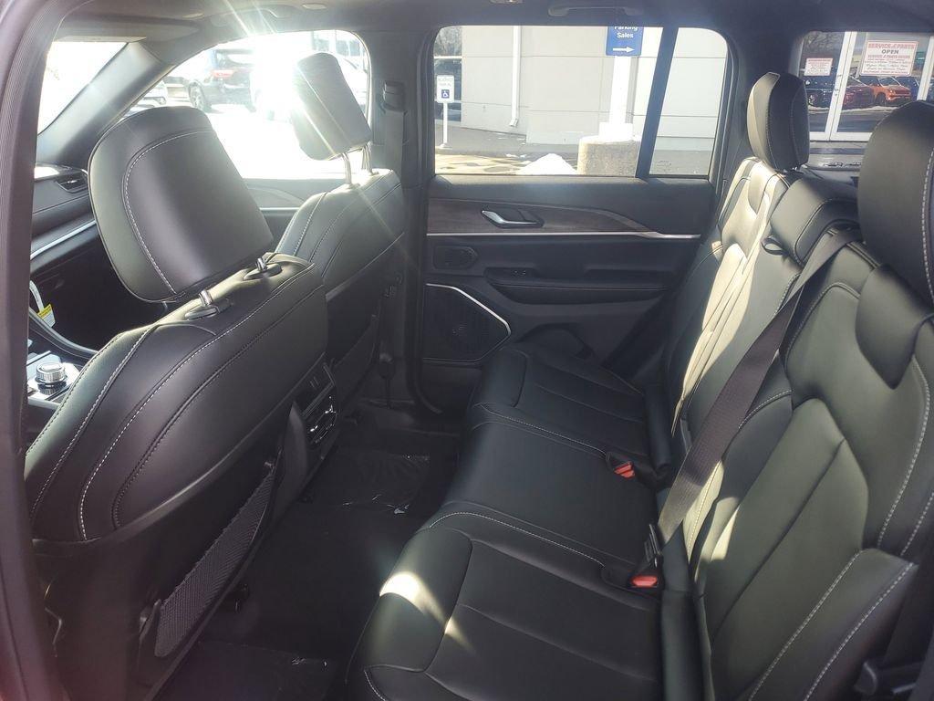 new 2026 Jeep Grand Cherokee car, priced at $43,628