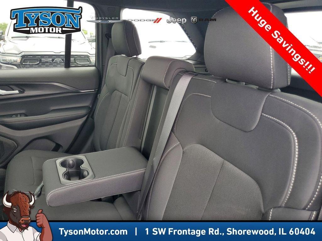 new 2025 Jeep Grand Cherokee car, priced at $36,165