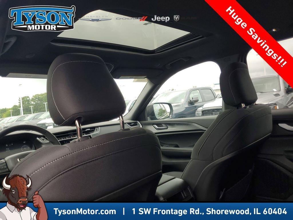 new 2025 Jeep Grand Cherokee car, priced at $36,165