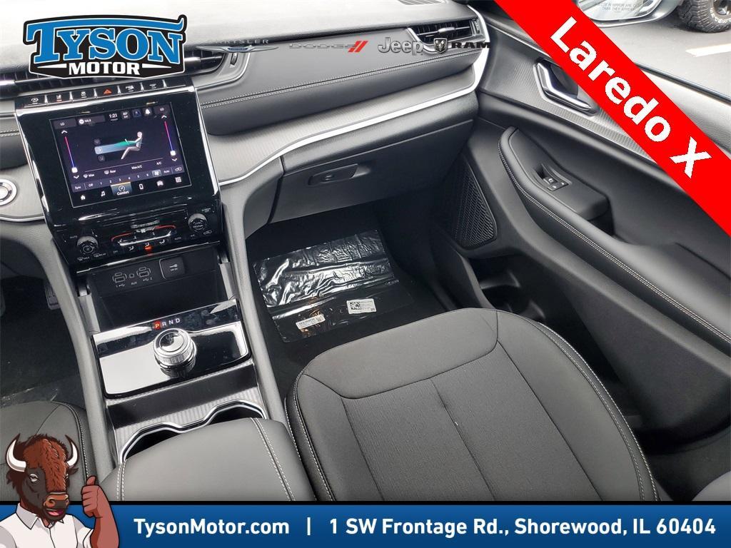 new 2025 Jeep Grand Cherokee car, priced at $37,339