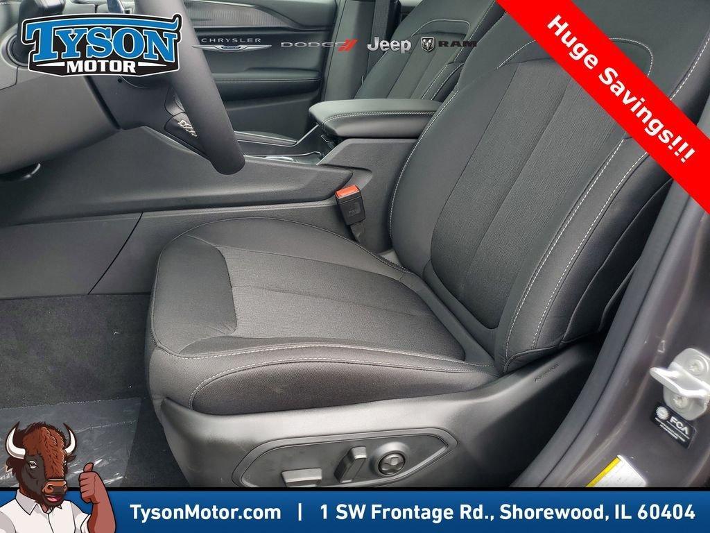 new 2025 Jeep Grand Cherokee car, priced at $36,165