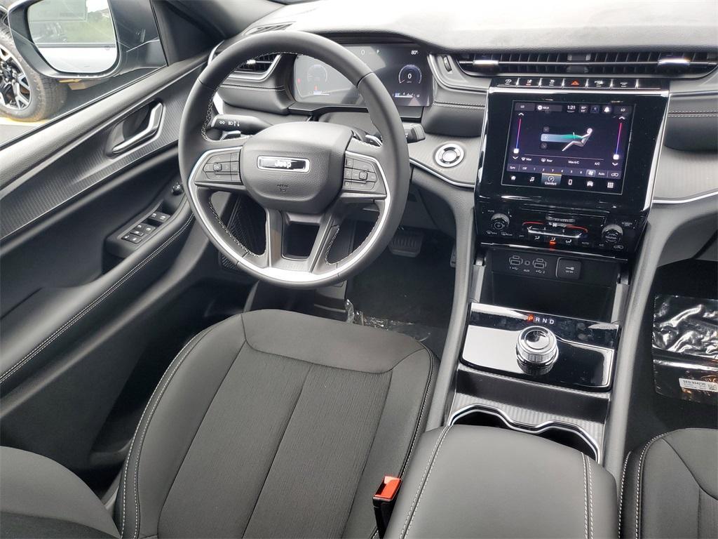 new 2025 Jeep Grand Cherokee car, priced at $30,839