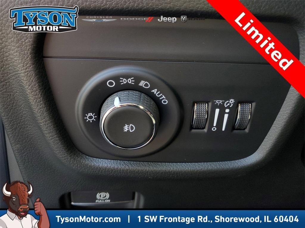 new 2025 Jeep Grand Cherokee car, priced at $49,994