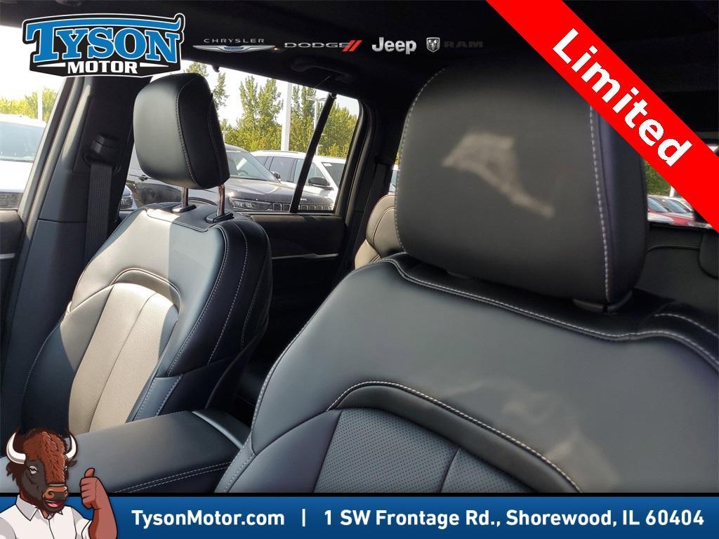 new 2025 Jeep Grand Cherokee car, priced at $49,994