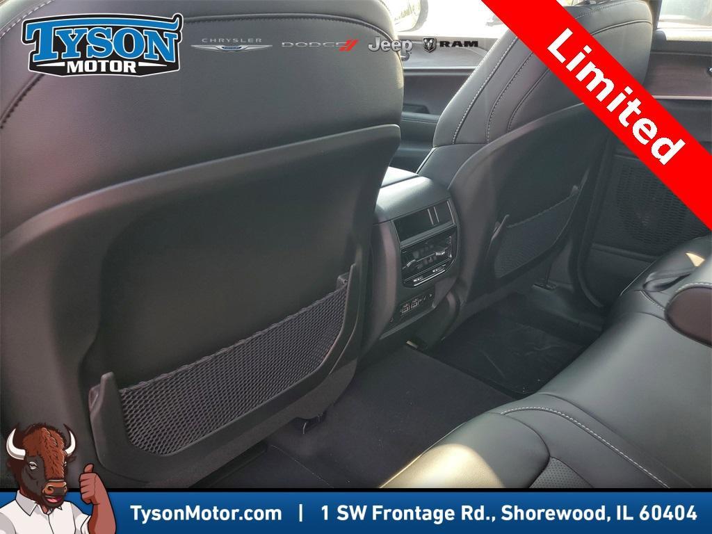 new 2025 Jeep Grand Cherokee car, priced at $49,994