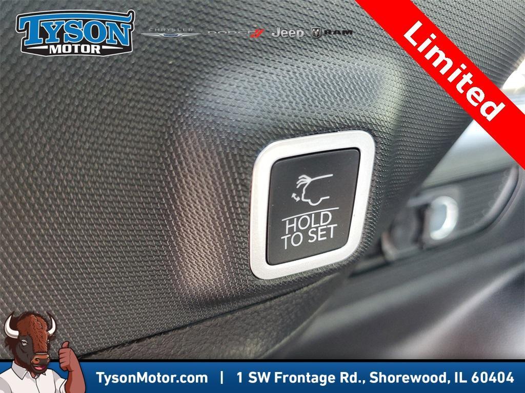 new 2025 Jeep Grand Cherokee car, priced at $49,994