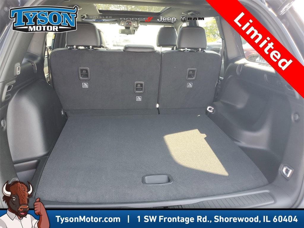 new 2025 Jeep Grand Cherokee car, priced at $49,994